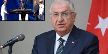 Bir Ucundan Bakan Güler Tuttu, Bir Ucundan Generaller… Sosyal Medyada Gündem Olan Masa Taşıma Görüntüleri