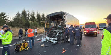 Bolu’da Feci Kaza! Şoför Hayatını Kaybetti, Çok Sayıda Yaralı Var