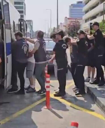 Bursa’da Yasa Dışı Bahis Çetesine Darbe