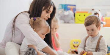 Büyükşehirlerde Bakıcı Krizi Patladı: Fiyatlar Dudak Uçuklattı! Aileler Kara Kara Düşünüyor