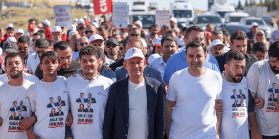 CHP Lideri Özgür Özel, Adana’dan Silivri’ye Başlatılan Yürüyüşe Katıldı