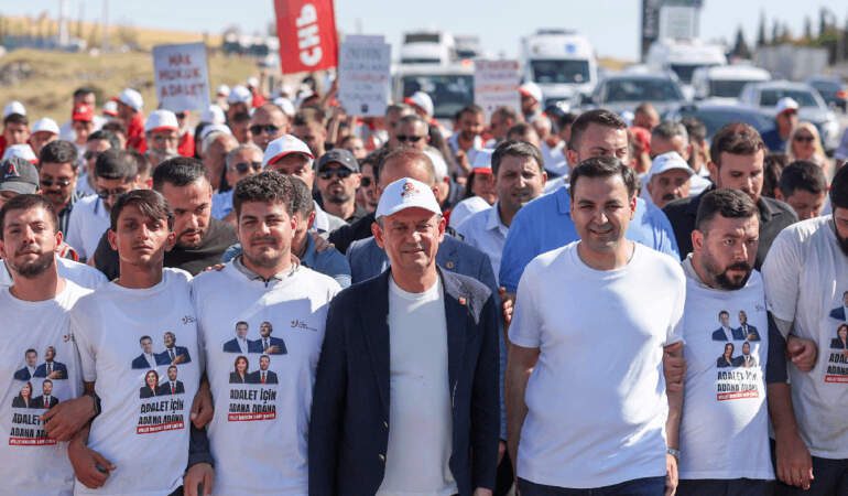 CHP Lideri Özgür Özel, Adana’dan Silivri’ye Başlatılan Yürüyüşe Katıldı