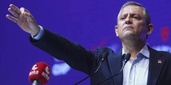 CHP Lideri Özel Meclis’teki Gazze Oturumunda Konuştu: ‘Serin Salonlarda Netanyahu ile Kayıkçı Kavgası Yapanların…’