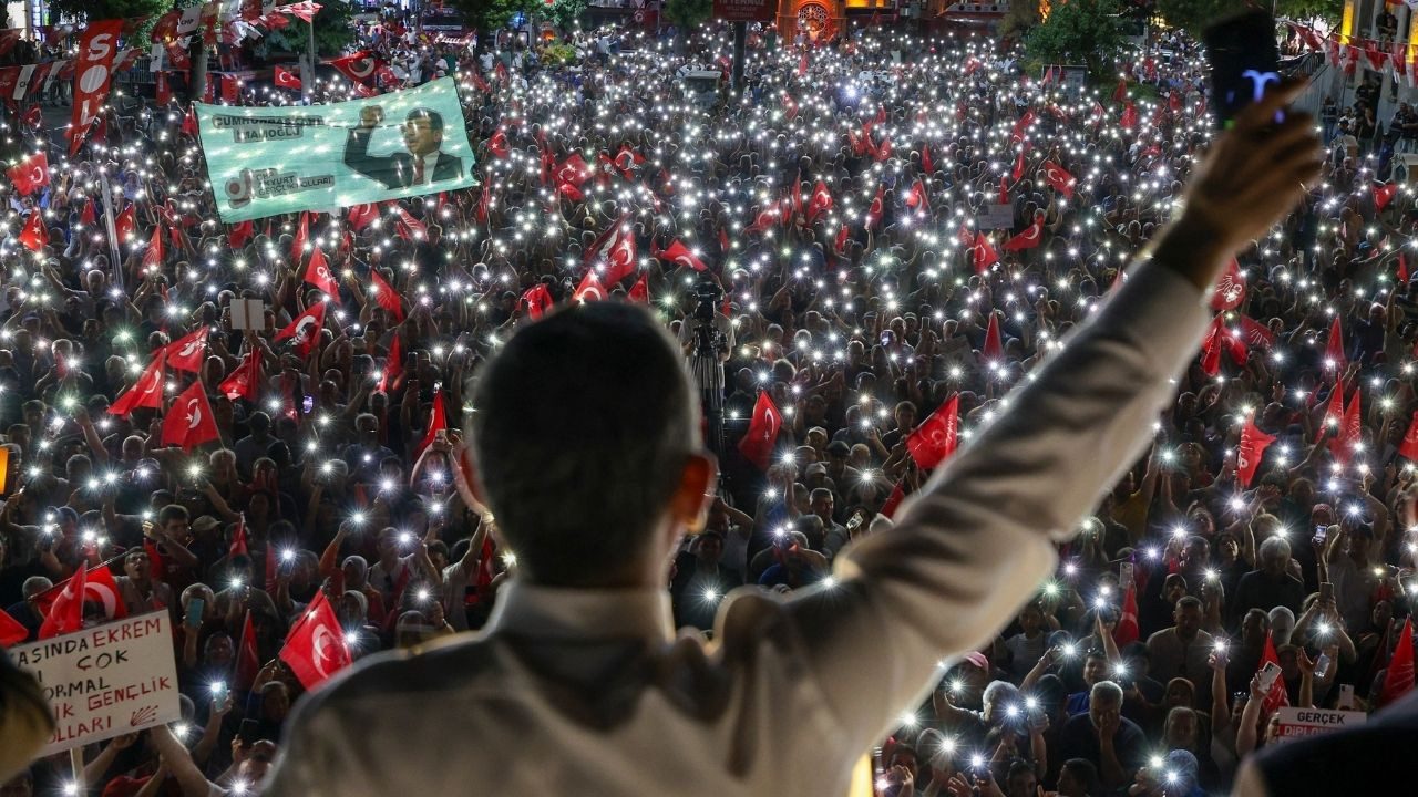 CHP’den Aksaray’da ‘Millet İradesi’ Mitingi: Binlerce Kişi İmamoğlu’na Özgürlük İstedi