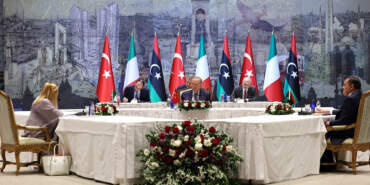 Cumhurbaşkanı’ndan Dolmabahçe’de Kritik Üçlü Zirve