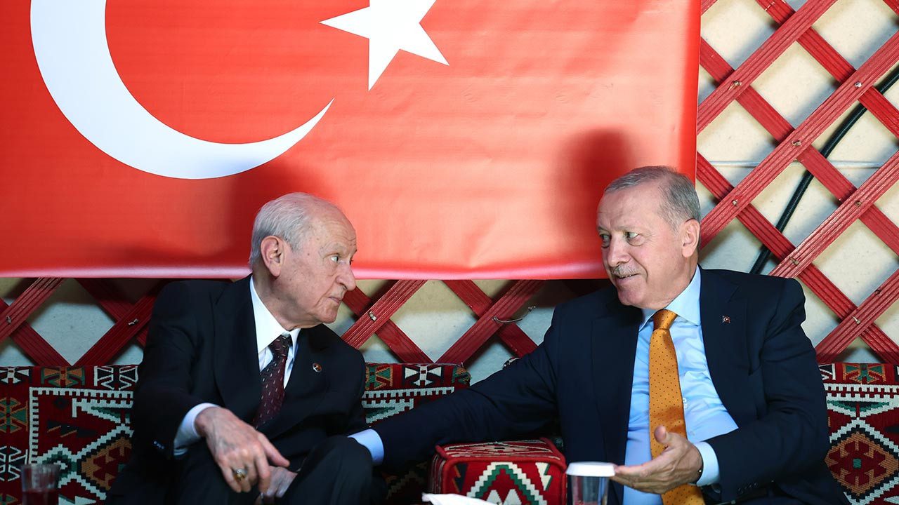 Cumhurbaşkanı Erdoğan ve MHP Lideri Bahçeli Ahlat’ta Görüştü