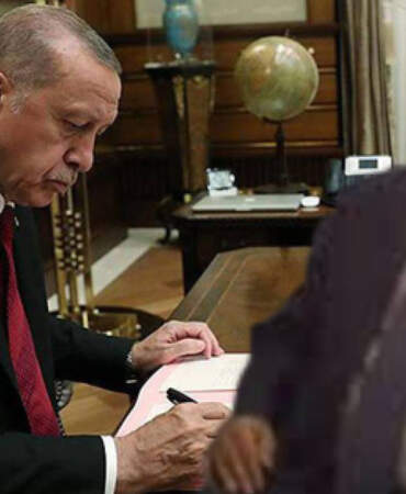 Cumhurbaşkanı İmzaladı: FETÖ Hükümlüsünün Cezası Kaldırıldı