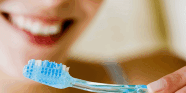 Dişleri Böyle Fırçalamak Beyazlatmıyor, Sarartıyor! İşte Diş Fırçalamanın Altın Kuralı