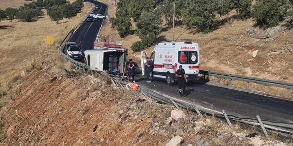 Diyarbakır’da Feci Kaza! Geziye Gidenleri Taşıyan Minibüs Tepetaklak Oldu: 1 Ölü, 3’ü Ağır 16 Yaralı