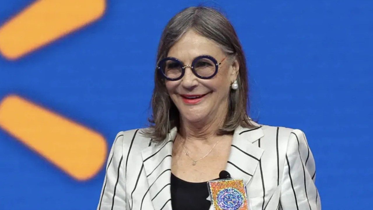 Dünyanın En Zengin Kadını Oldu! Adını Kimse Bilmiyor Ama Serveti Akıl Almaz