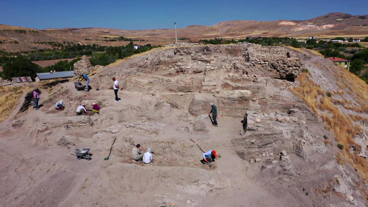 Gizemli Ocaklar ve Kurban Sunağı… Elazığ’da 6 Bin Yıllık Keşif!