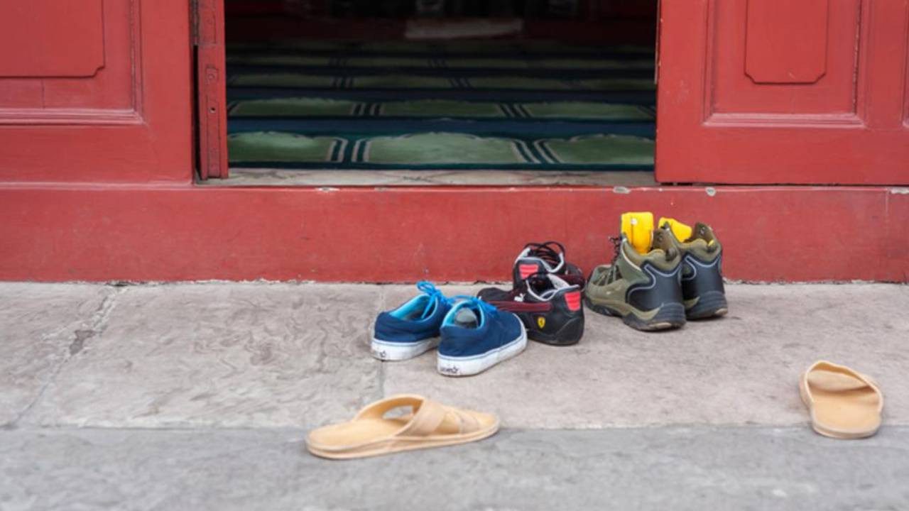 Ev Sahibi ve Kiracılar Dikkat! Kapının Önüne Ayakkabı Koyanlar Yandı: Mahkeme Cezasını Açıkladı