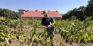 Filmde Görür Görmez Mühendisliği Bırakıp Oraya Yerleşti! 8 Çeşitle 6 Ton Hasat Elde Etti, Paraya Para Demiyor
