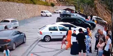 Fren Yerine Gaza Bastı! Göksu Travertenleri’ndeki Feci Kaza Kamerada