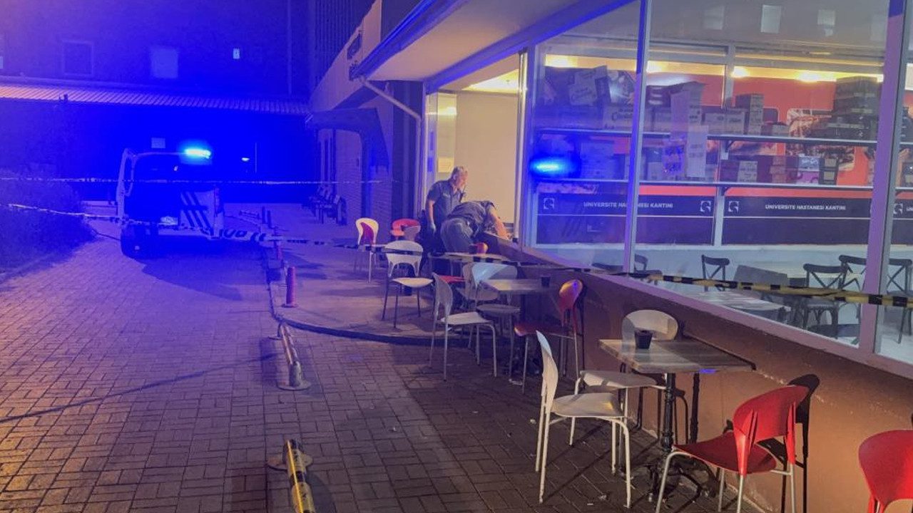 Hastanede Silahlı Saldırı! Ayrıldığı Eşini ve Arkadaşını Vurdu