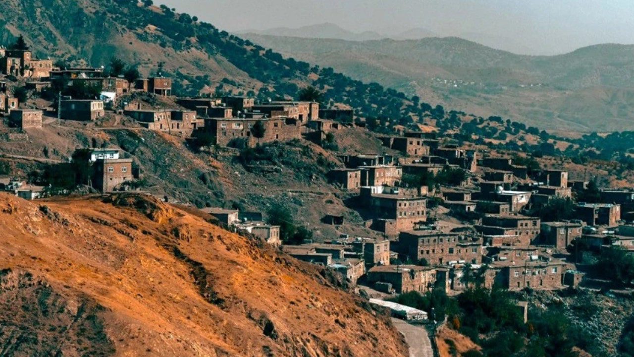 Köyün Altı Kum Gibi Kaynıyor, Kimse Evinden Çıkamıyor! Gece Gündüz Fark Etmiyor, Herkes Korkuyor