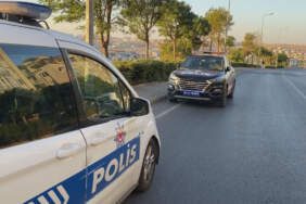 Kurye Kılığında Siteye Girdi, Eşini Ağır Yaraladı!