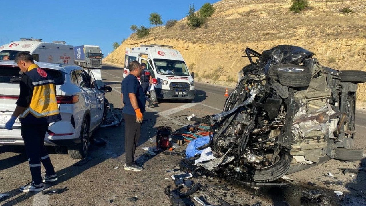 Malatya-Ankara Yolunda Korkunç Kaza! 4 Ölü