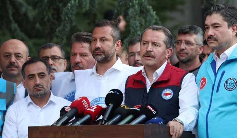 Memur-Sen: Bizden Memuru Meçhule Bırakan Yolu Seçmemizi Beklemeyin!