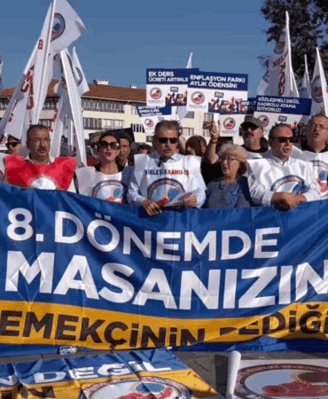 Memurların Yürüyüşüne Polis Engeli, Sendika Genel Merkezi Polis Ablukası Altında