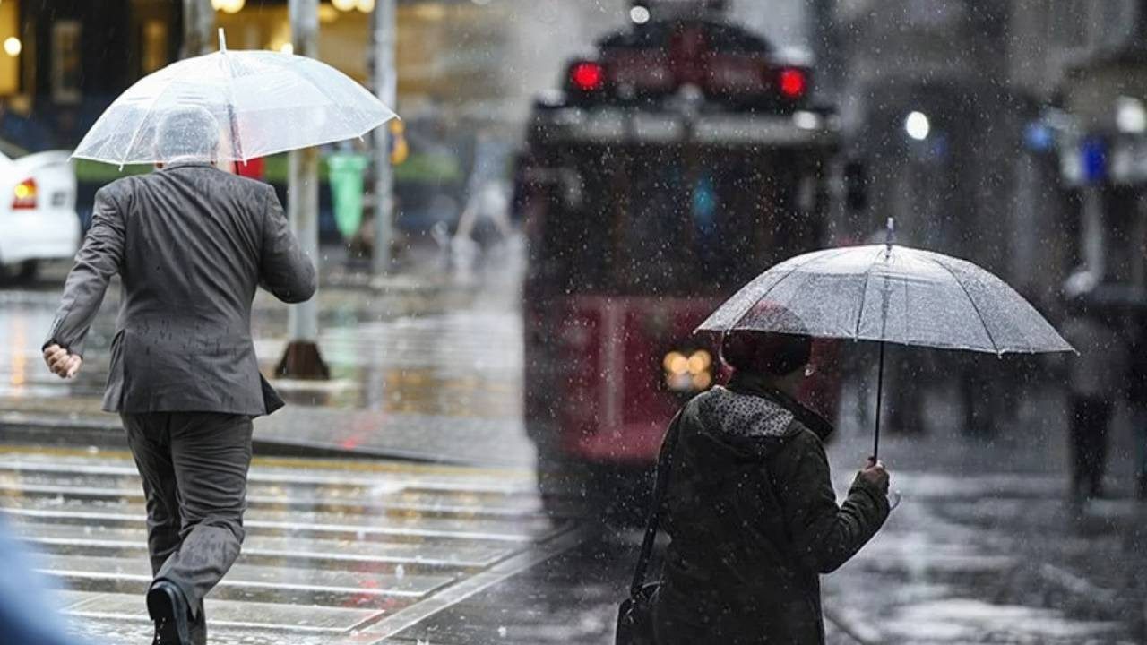 Meteoroloji’den Çifte Uyarı! Çok Sayıda İli Sağanak ve Fırtına Vuracak… İstanbul da Listede