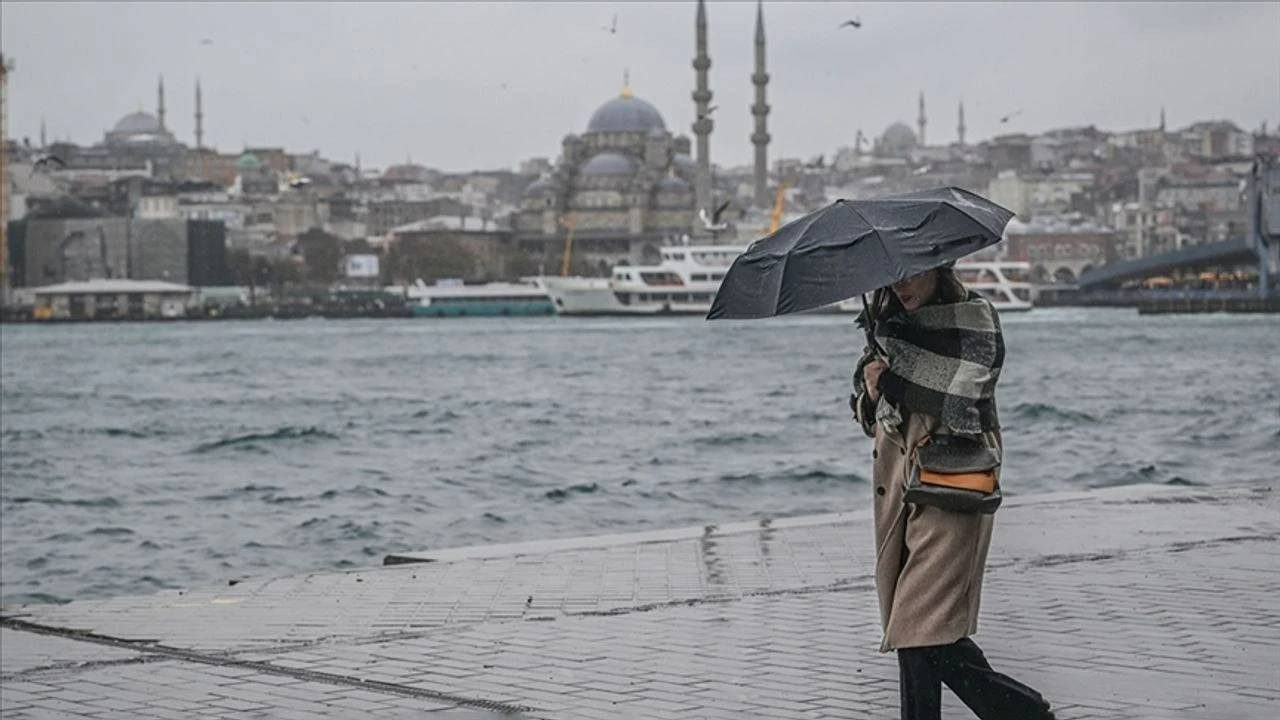 Meteoroloji’den Çok Sayıda İl İçin Sağanak ve Fırtına Uyarısı: Çok Kuvvetli Olacak! İstanbul da Listede…