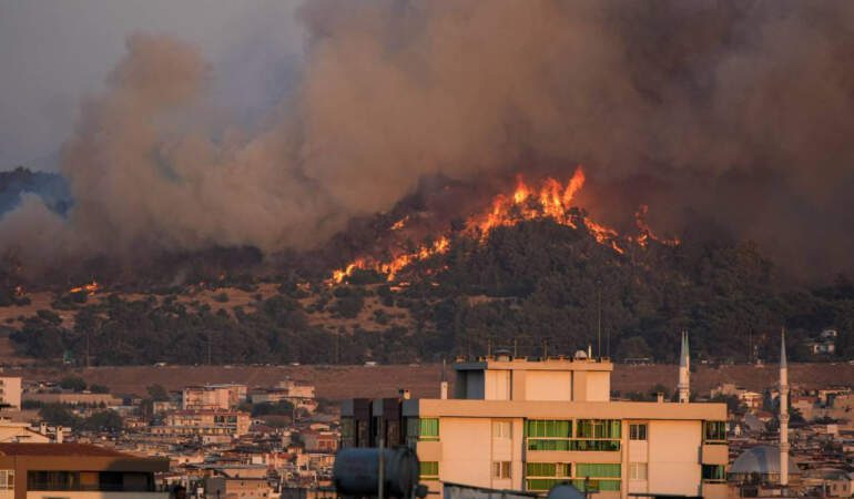 Ormanlarımız Alev Alev Yanıyor! İzmir ve Uşak Yangınlarında Son Durum