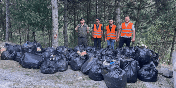 Ormanlık Alandan 200 Torba Çöp Çıktı