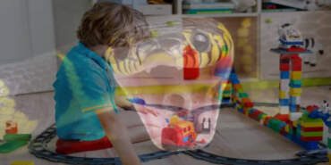 Oyuncak Trende Zehirli Yılan Dehşeti! Küçük Çocuk Ölümden Son Anda Kurtuldu