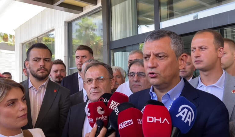 Özgür Özel, Adil Karaismailoğlu’na Yüklendi: ‘Kayyım Çırağı Açıkta Kaldı!’