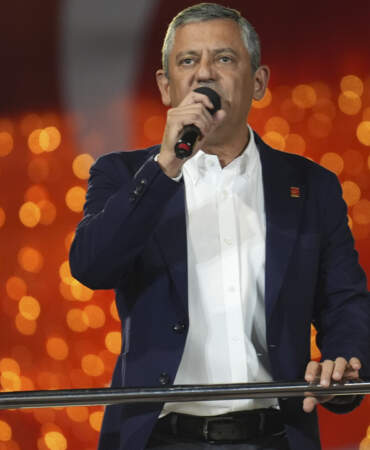 Özgür Özel Beyoğlu’nda İlan Etti: ‘Eylemler Ne Zaman Sonuç Alırsak O Zaman Bitecek’