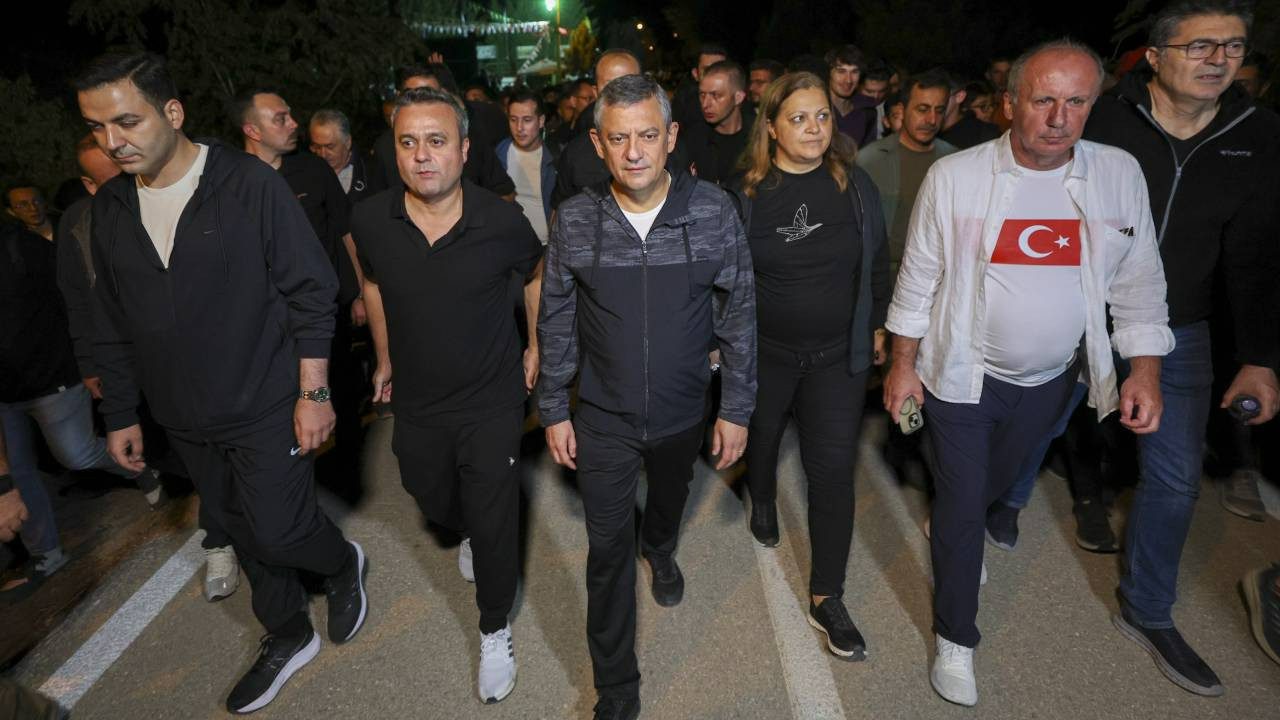 Özgür Özel ‘Zafer Yolu’ Yürüyüşüne Katıldı