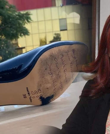 Özlem Çerçioğlu’na ‘Topuklu Efe’ Göndermeli protesto: ‘Kırık Topuklu!’