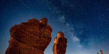 Gökyüzünden ‘Ateş Topları’ Yağdı: Farklı İllerden Büyüleyen Kareler…