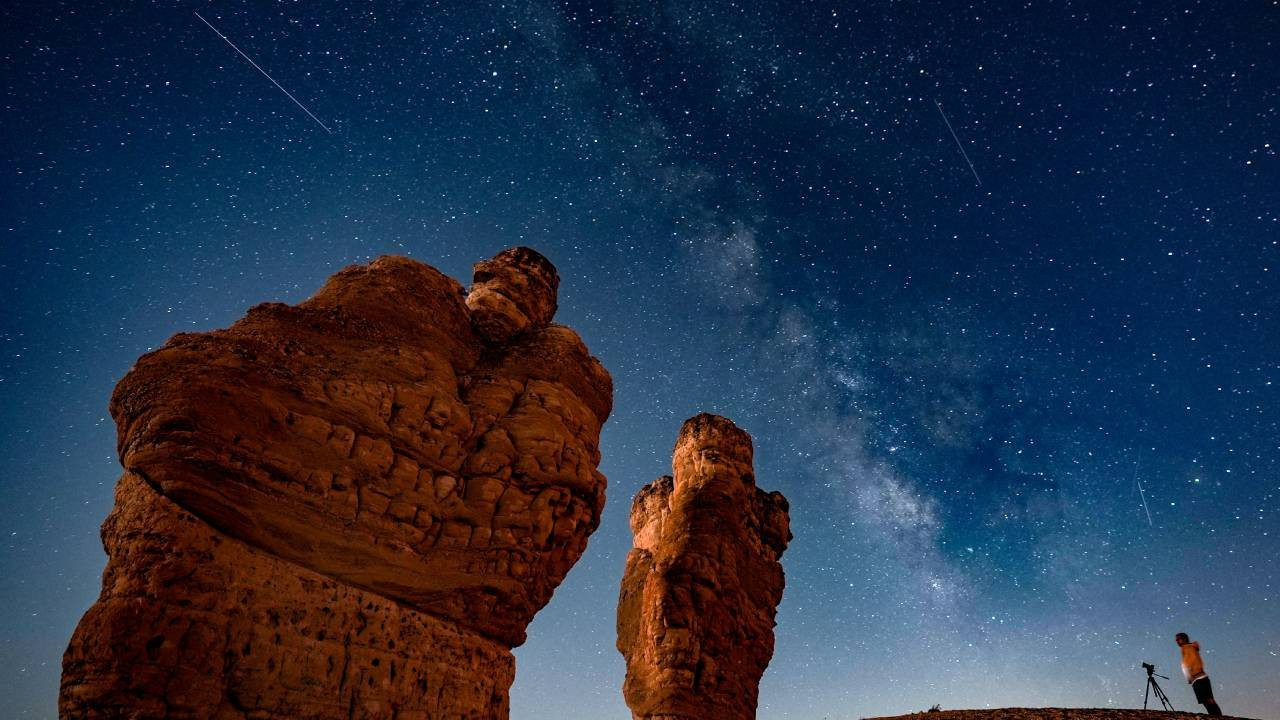 Gökyüzünden ‘Ateş Topları’ Yağdı: Farklı İllerden Büyüleyen Kareler…