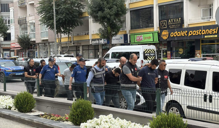 Polis ve Savcı Kılığında 15 Milyonluk Vurgun! 6 Kişi Tutuklandı