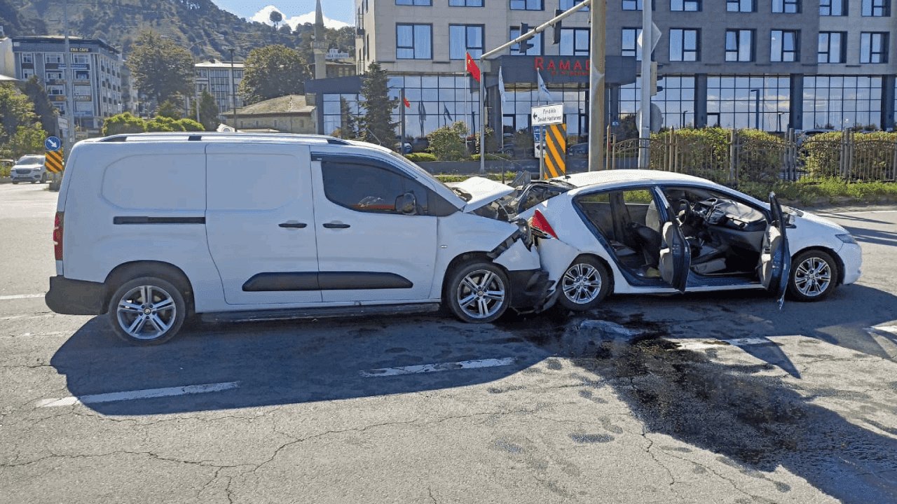 Rize’de Feci Kaza! 1 Ölü, 5 Yaralı