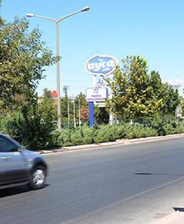 Sürücüler İçin Yeni Düzenleme! Karayollarındaki Hız Sınırı ve Levhalar Sil Baştan Değişiyor
