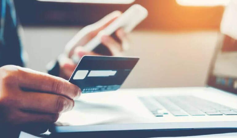 Online Alışverişe Yeni ÖTV ve KDV Geliyor! Limit Sıfırlanacak mı? Bakanlık Noktayı Koydu