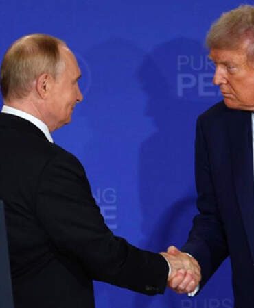Trump-Putin Zirvesinde Skandal! Gizli Belgeler Otelde Yazıcıda Unutuldu…