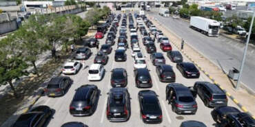 Türkiye’den Avrupa’ya Dönüş Başladı! Kapıkule’de Kilometrelerce Kuyruk Oluştu