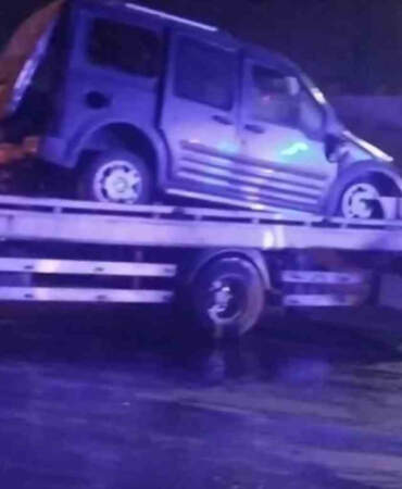 Tuzla’da Feci Kaza! Otomobil Karşı Şeride Geçti: 5 Yaralı