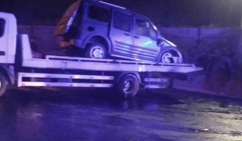 Tuzla’da Feci Kaza! Otomobil Karşı Şeride Geçti: 5 Yaralı