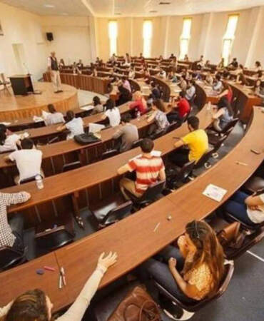 Üniversite Öğrencilerine Burs Veren Kurumlar Belli Oldu! İşte Başvuru Detayları ve Şartlar
