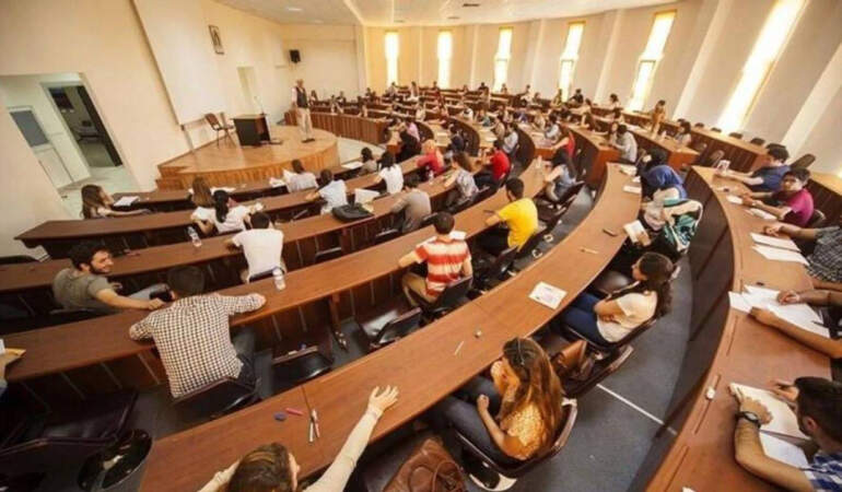 Üniversite Öğrencilerine Burs Veren Kurumlar Belli Oldu! İşte Başvuru Detayları ve Şartlar