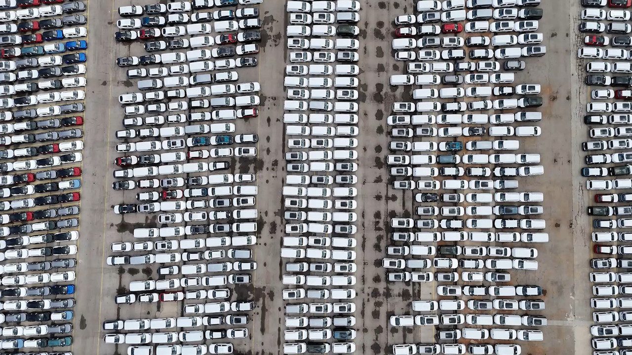 Yer: Haydarpaşa Limanı… Binlercesi Bekliyor, Hepsi Sıfır