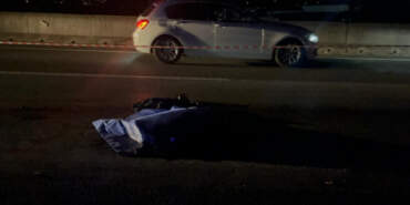 SUV Çarpan Kadının Üzerinden Başka Araçlar da Geçti