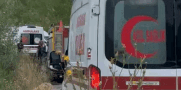 Yüksekova’da Minibüs ile Otomobil Çarpıştı: 3 Yaralı