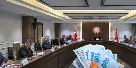 Zam Pazarlığı Sürüyor: İlk Toplantıdan Rakam Çıkmadı! Hakem Kurulu Yeniden Masaya Oturuyor