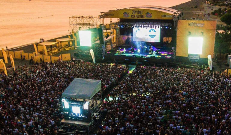 Zeytinli Rock Festivali Yine İptal Edildi!